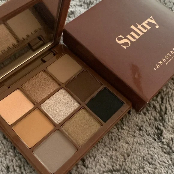 ABH Mini Sultry Eyeshadow Palette - Picture 2 of 9